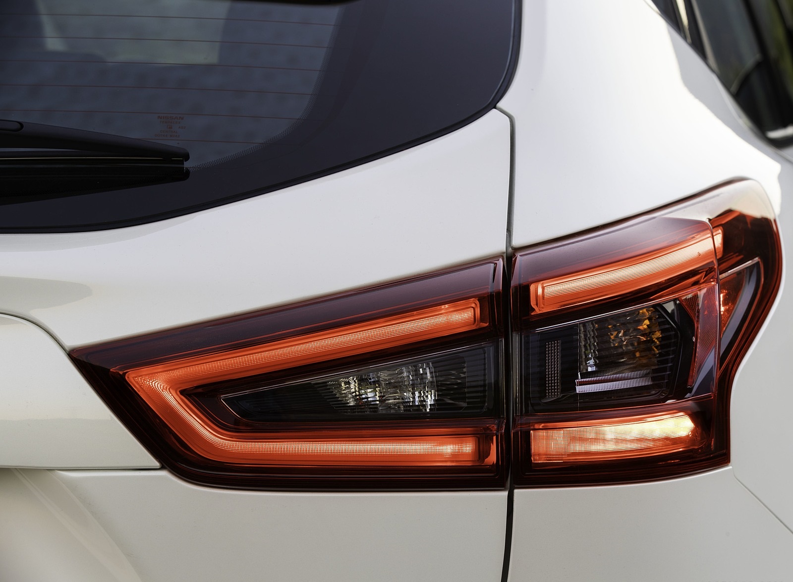 2020 Nissan Rogue Sport Tail Light Wallpapers #13 of 50