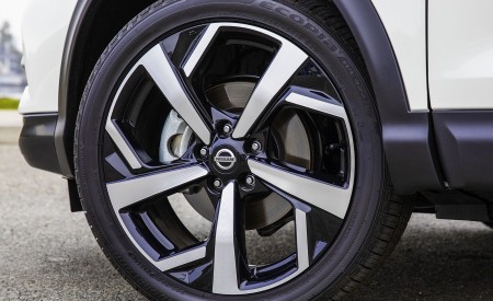 2020 Nissan Rogue Sport Wheel Wallpapers 450x275 (12)