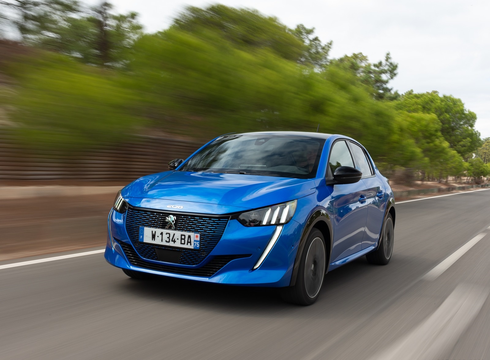 2020 Peugeot e-208 EV Front Three-Quarter Wallpapers (7)