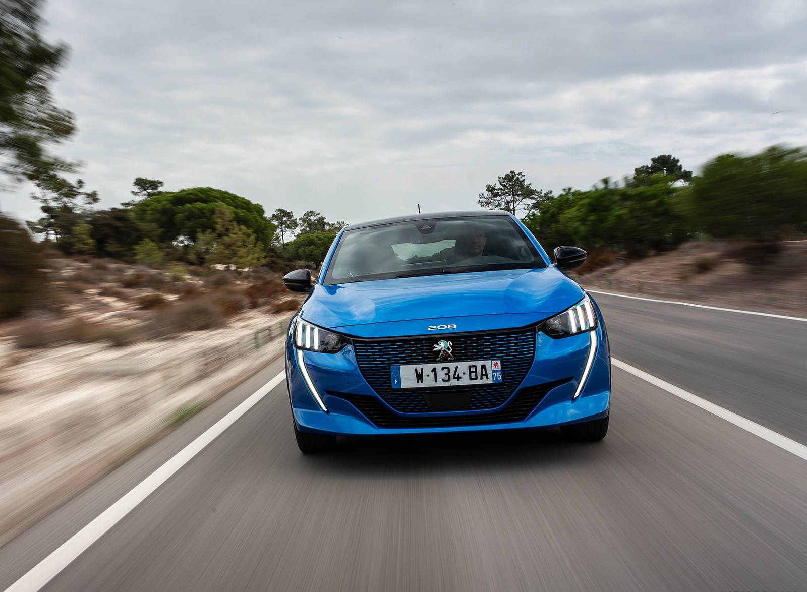 2020 Peugeot e-208 EV Front Wallpapers #2 of 82