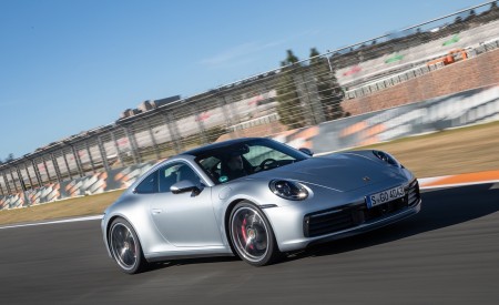 2020 Porsche 911 4S (Color: Agate Grey Metallic) Front Three-Quarter Wallpapers 450x275 (98)