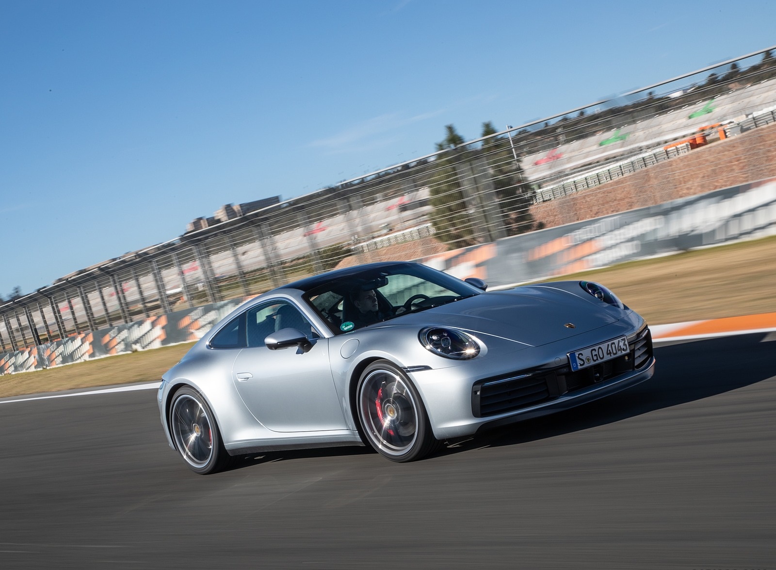 2020 Porsche 911 4S (Color: Agate Grey Metallic) Front Three-Quarter Wallpapers #98 of 185