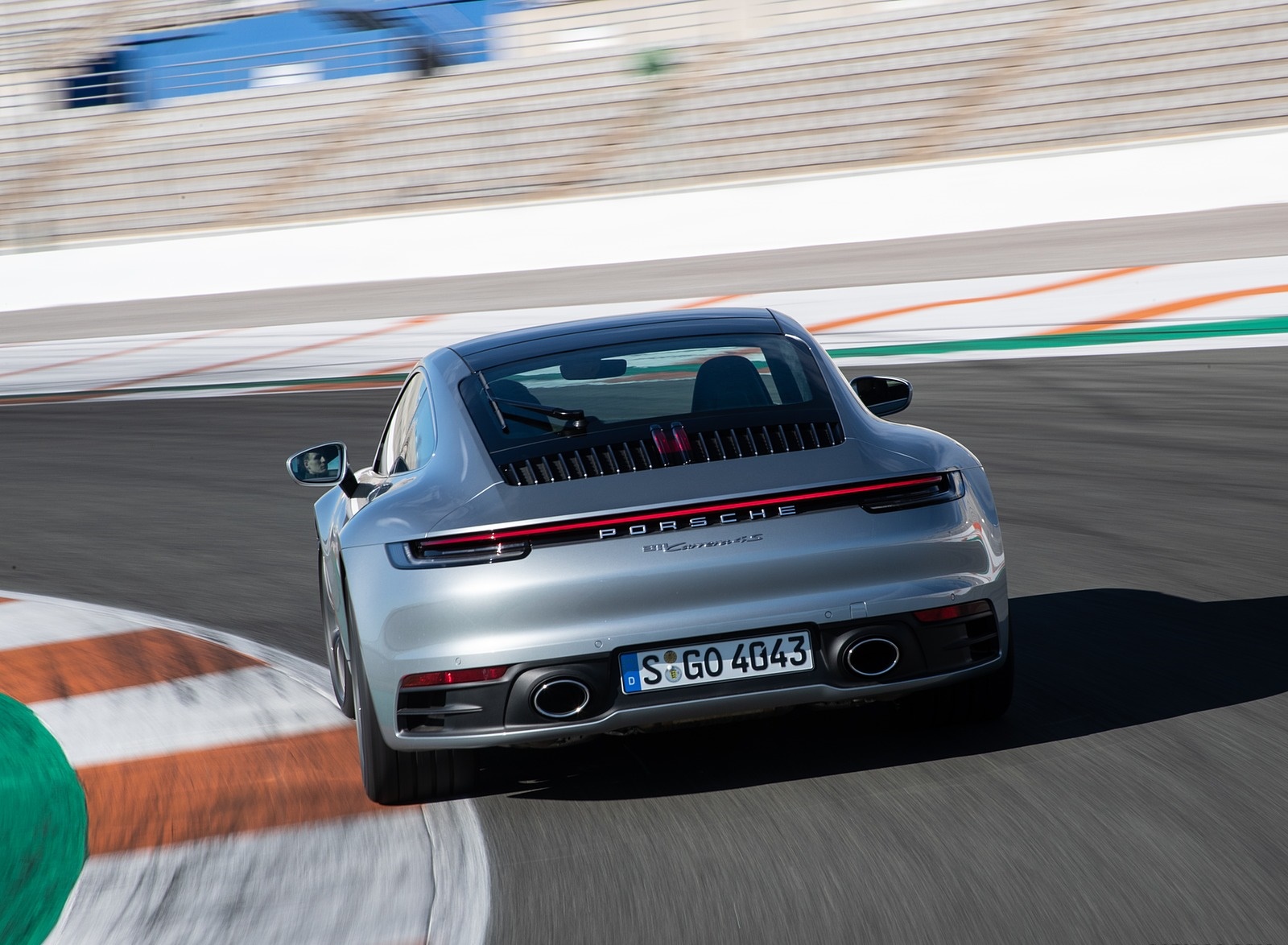 2020 Porsche 911 4S (Color: Agate Grey Metallic) Rear Wallpapers #104 of 185