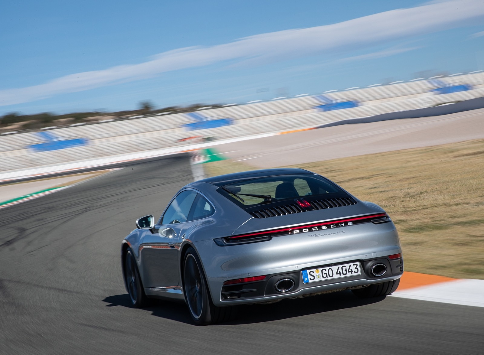 2020 Porsche 911 4S (Color: Agate Grey Metallic) Rear Wallpapers #105 of 185