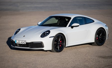 2020 Porsche 911 4S (Color: Carrara White Metallic) Front Three-Quarter Wallpapers 450x275 (126)