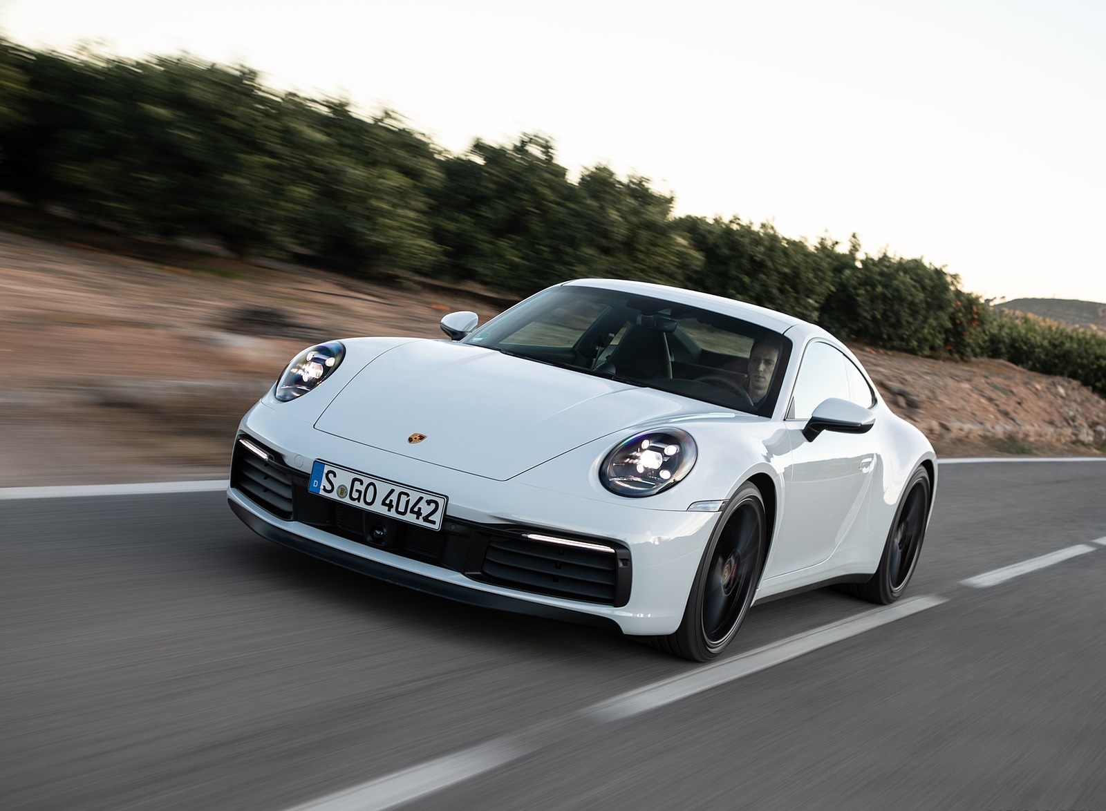 2020 Porsche 911 4S (Color: Carrara White Metallic) Front Three-Quarter Wallpapers #117 of 185