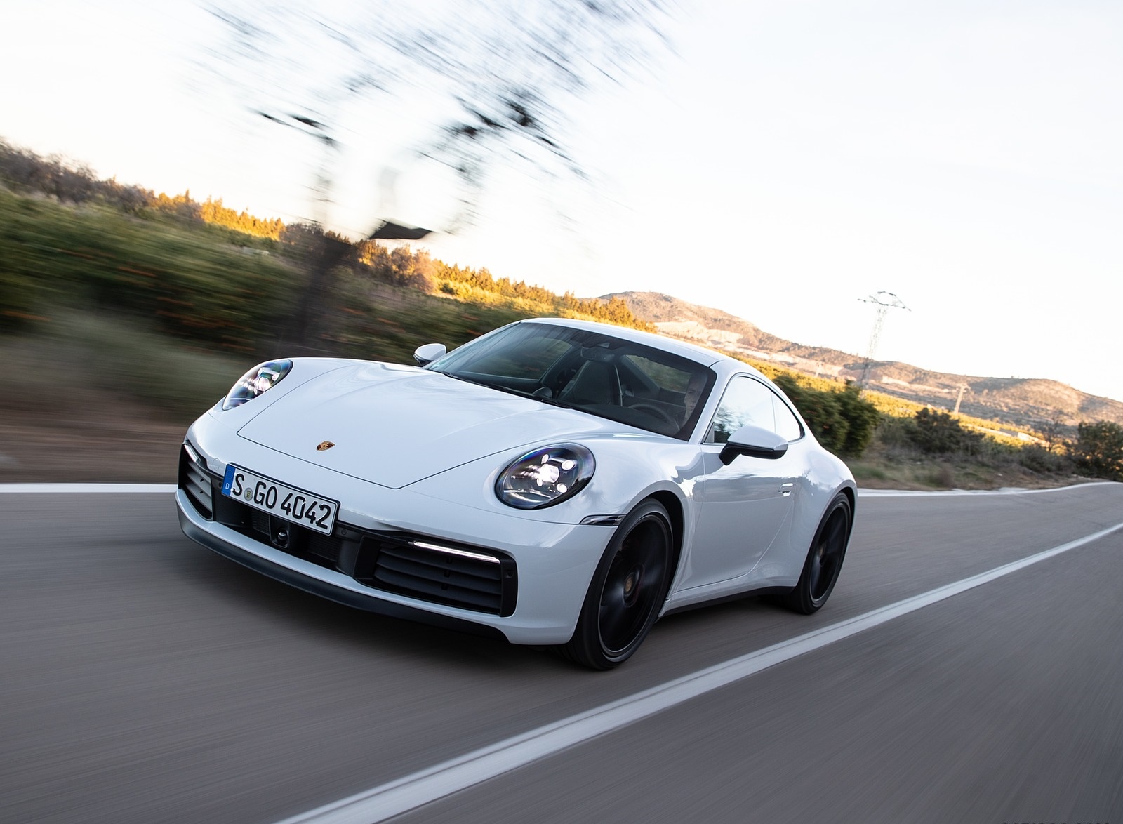 2020 Porsche 911 4S (Color: Carrara White Metallic) Front Three-Quarter