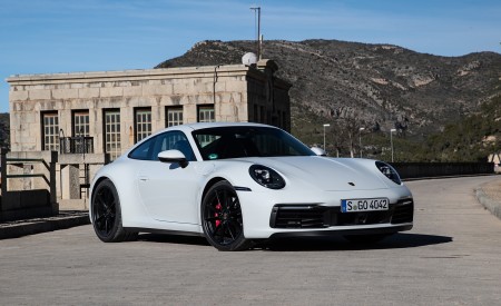 2020 Porsche 911 4S (Color: Carrara White Metallic) Front Three-Quarter Wallpapers 450x275 (120)
