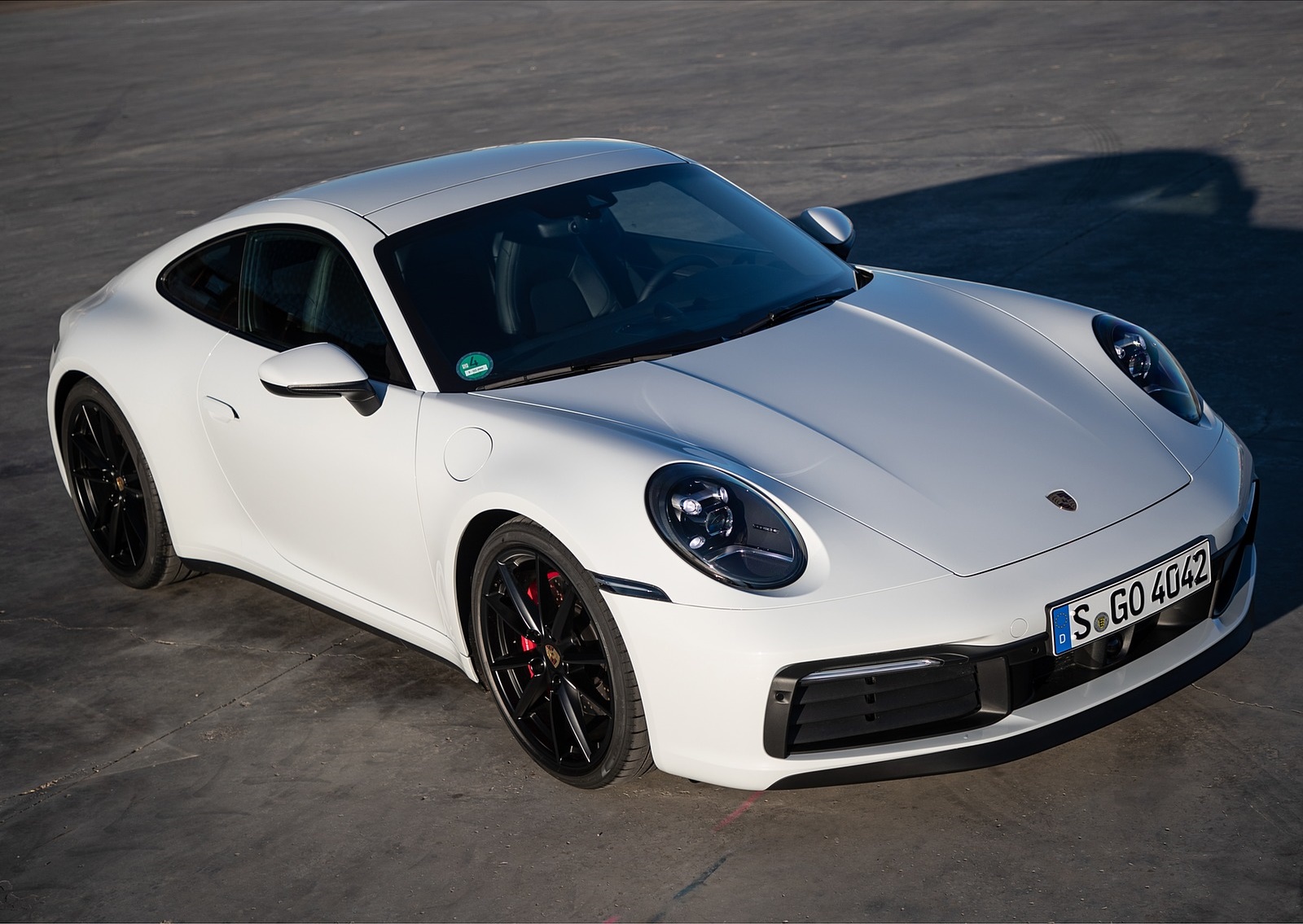 2020 Porsche 911 4S (Color: Carrara White Metallic) Front Three-Quarter Wallpapers #127 of 185