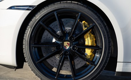 2020 Porsche 911 4S (Color: Carrara White Metallic) Wheel Wallpapers 450x275 (133)