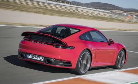 2020 Porsche 911 4S (Color: Guards Red) Rear Three-Quarter Wallpapers 450x275 (15)