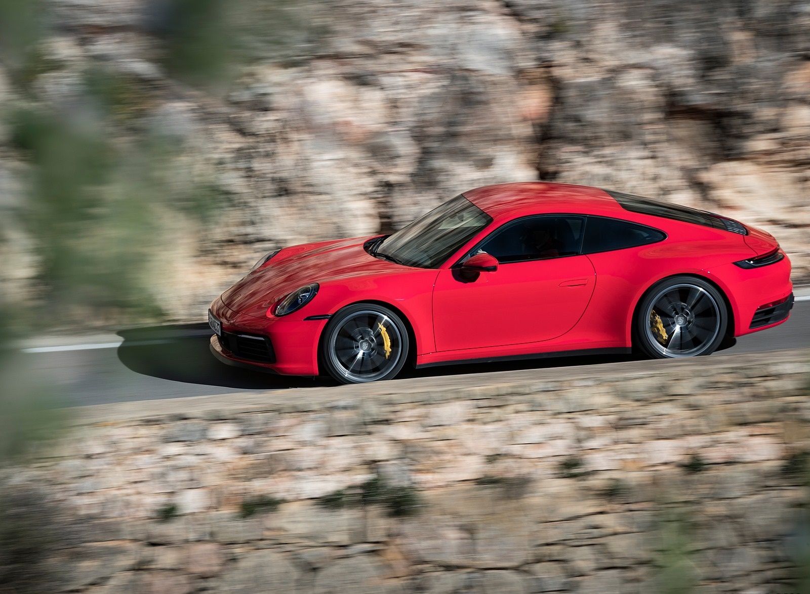 2020 Porsche 911 4S (Color: Guards Red) Side Wallpapers #2 of 185