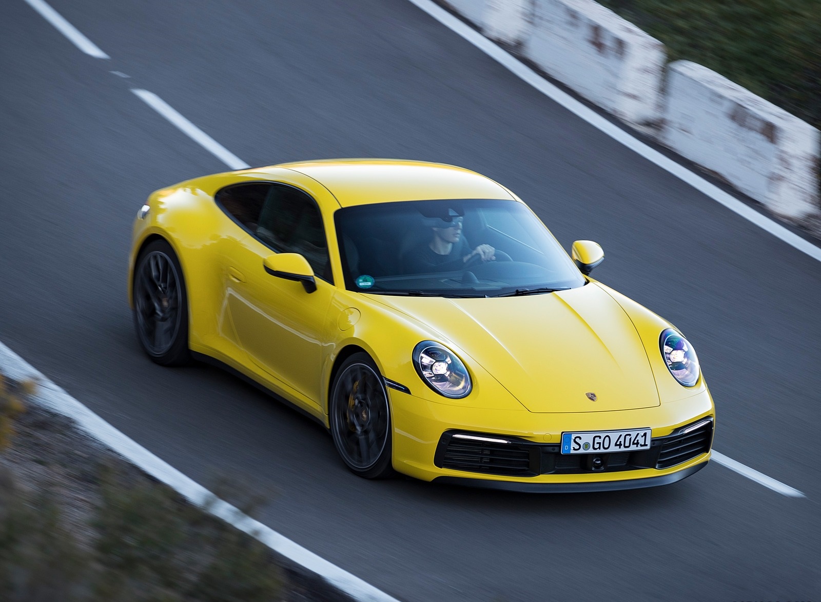 2020 Porsche 911 4S (Color: Racing Yellow) Front Three-Quarter Wallpapers #64 of 185