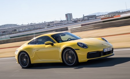 2020 Porsche 911 4S (Color: Racing Yellow) Front Three-Quarter Wallpapers 450x275 (76)