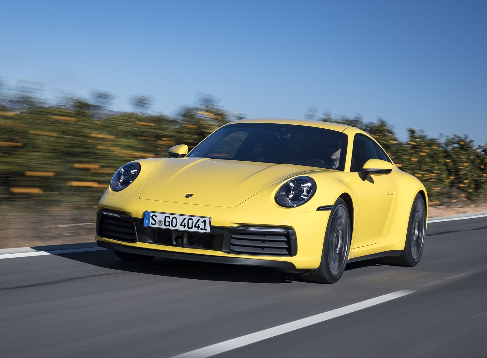 2020 Porsche 911 4S (Color: Racing Yellow) Front Wallpapers #69 of 185
