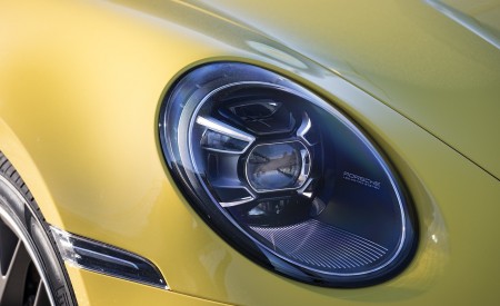 2020 Porsche 911 4S (Color: Racing Yellow) Headlight Wallpapers 450x275 (90)