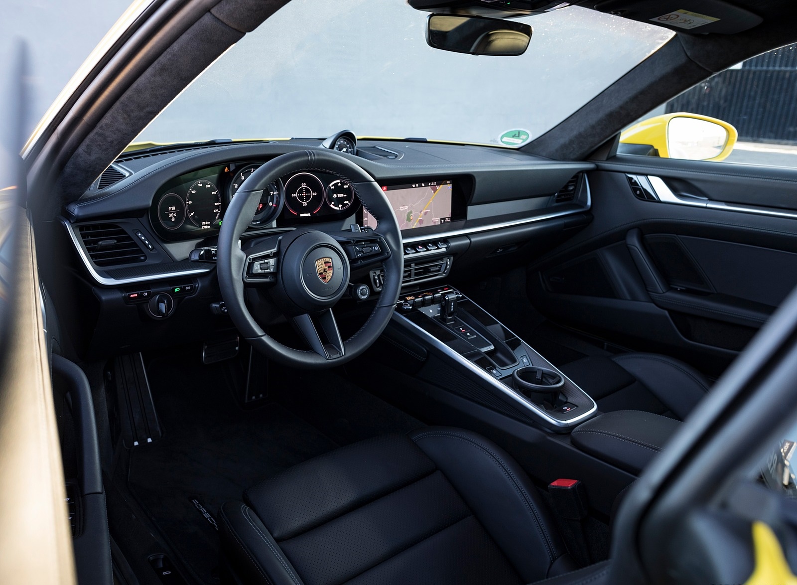 2020 Porsche 911 4S (Color: Racing Yellow) Interior Wallpapers #96 of 185