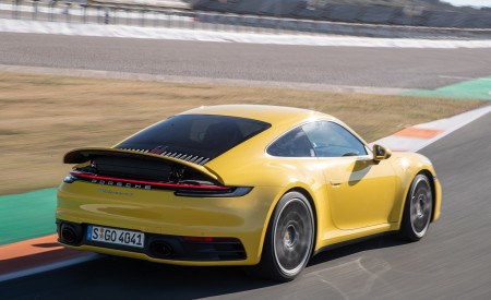 2020 Porsche 911 4S (Color: Racing Yellow) Rear Three-Quarter Wallpapers 450x275 (80)