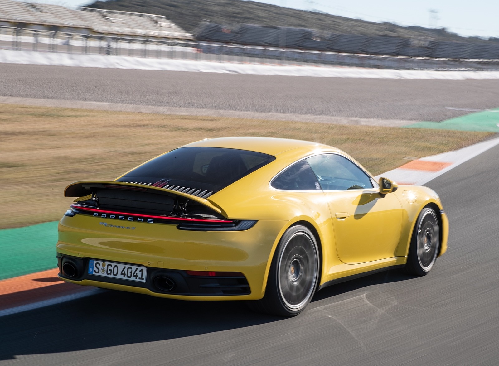 2020 Porsche 911 4S (Color: Racing Yellow) Rear Three-Quarter Wallpapers #80 of 185