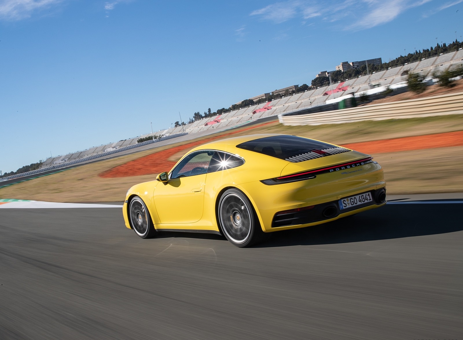 2020 Porsche 911 4S (Color: Racing Yellow) Rear Three-Quarter Wallpapers #82 of 185