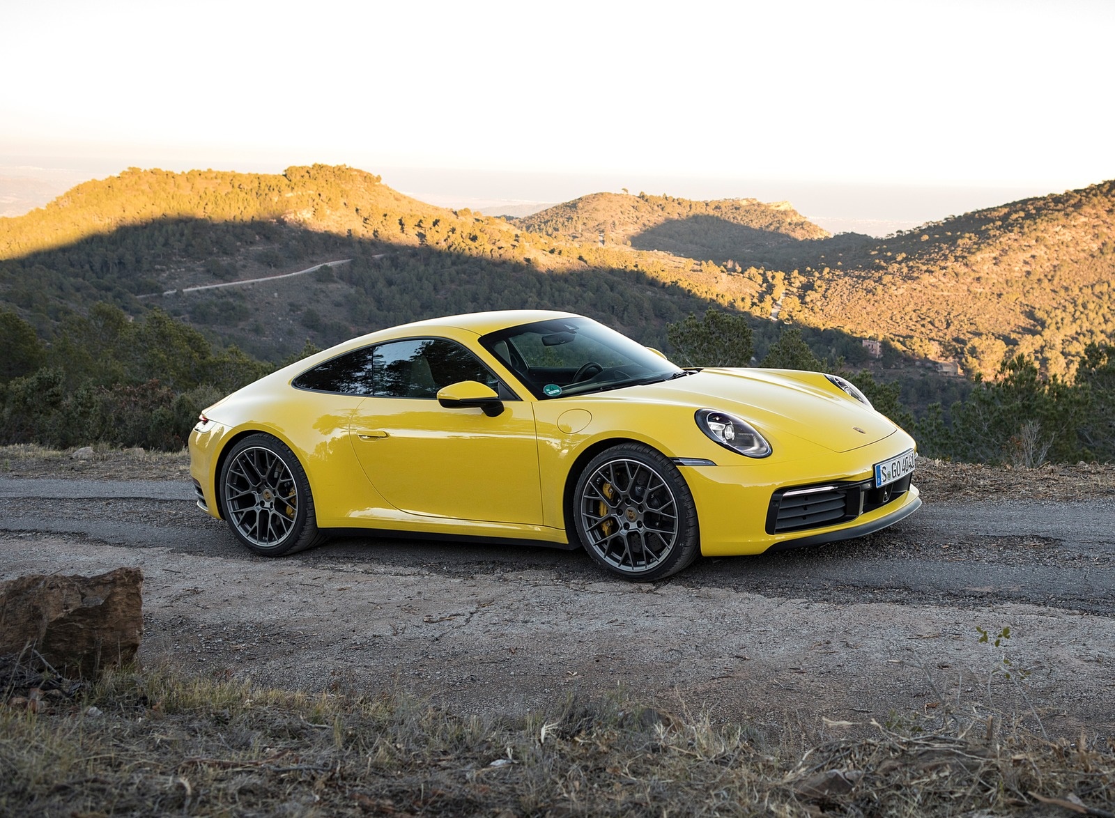 2020 Porsche 911 4S (Color: Racing Yellow) Side Wallpapers #88 of 185