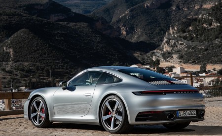 2020 Porsche 911 S (Color: Dolomite Silver Metallic) Rear Three-Quarter Wallpapers 450x275 (152)
