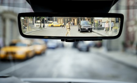 2020 Range Rover Evoque Digital Rear View Mirror Wallpapers 450x275 (146)