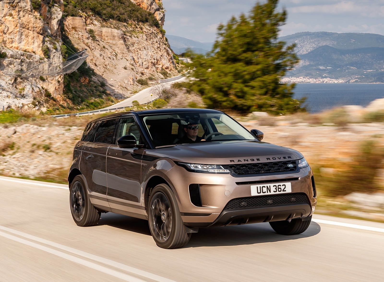 2020 Range Rover Evoque Front Three-Quarter Wallpapers #2 of 150