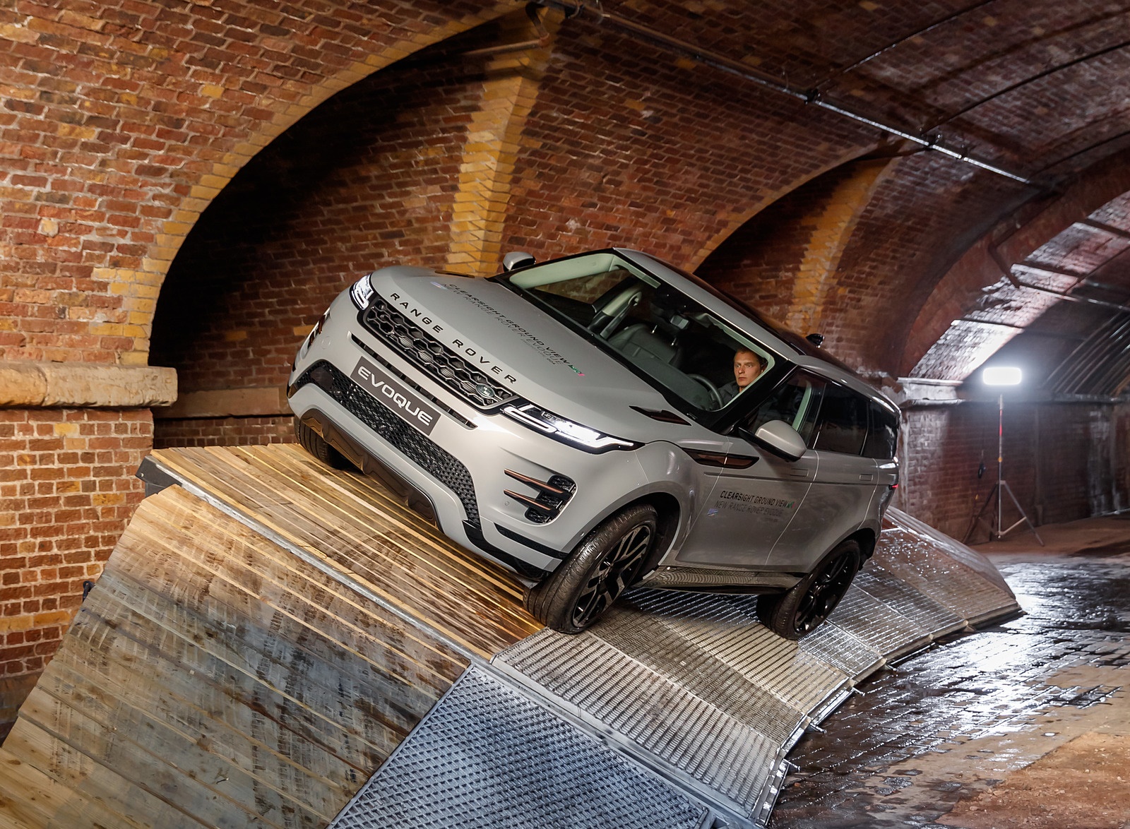 2020 Range Rover Evoque Front Three-Quarter Wallpapers #52 of 150
