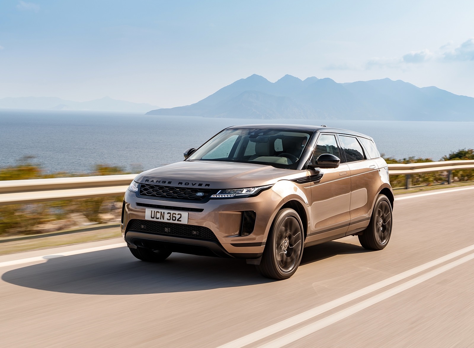 2020 Range Rover Evoque Front Three-Quarter Wallpapers #1 of 150