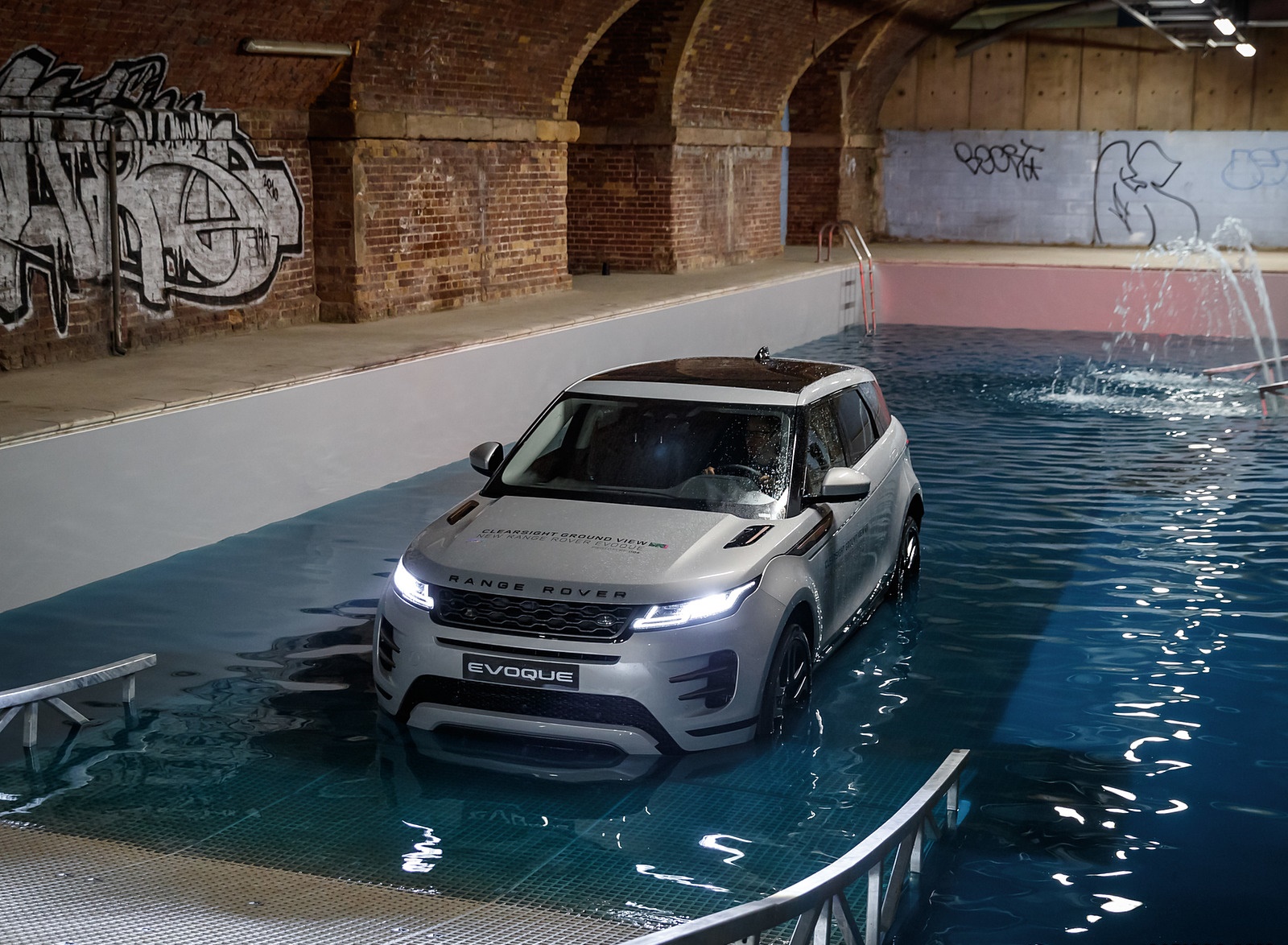 2020 Range Rover Evoque Front Three-Quarter Wallpapers #65 of 150