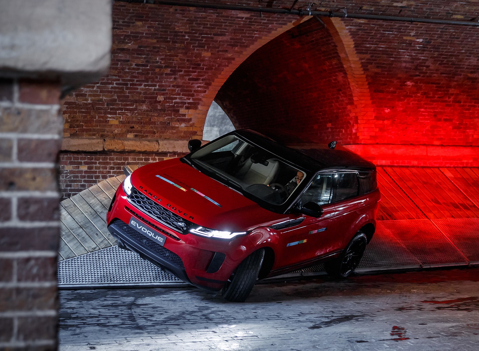 2020 Range Rover Evoque Front Three-Quarter Wallpapers #44 of 150