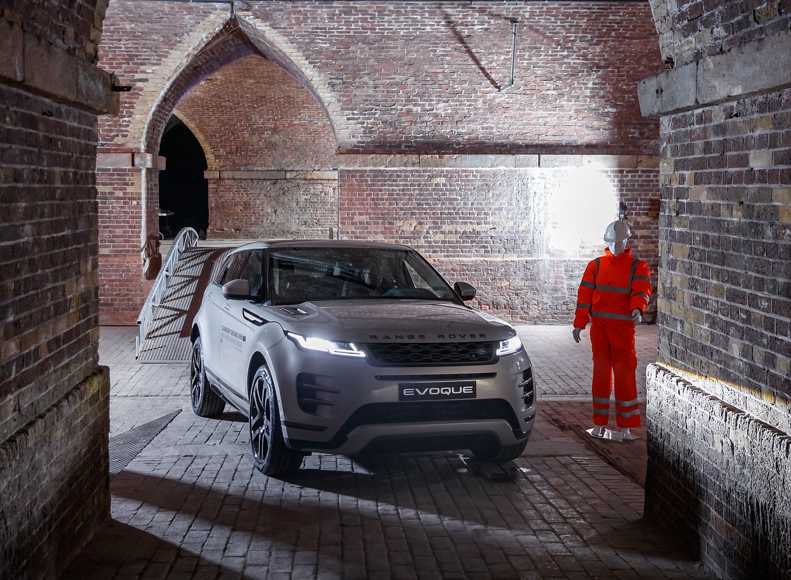 2020 Range Rover Evoque Front Wallpapers #68 of 150