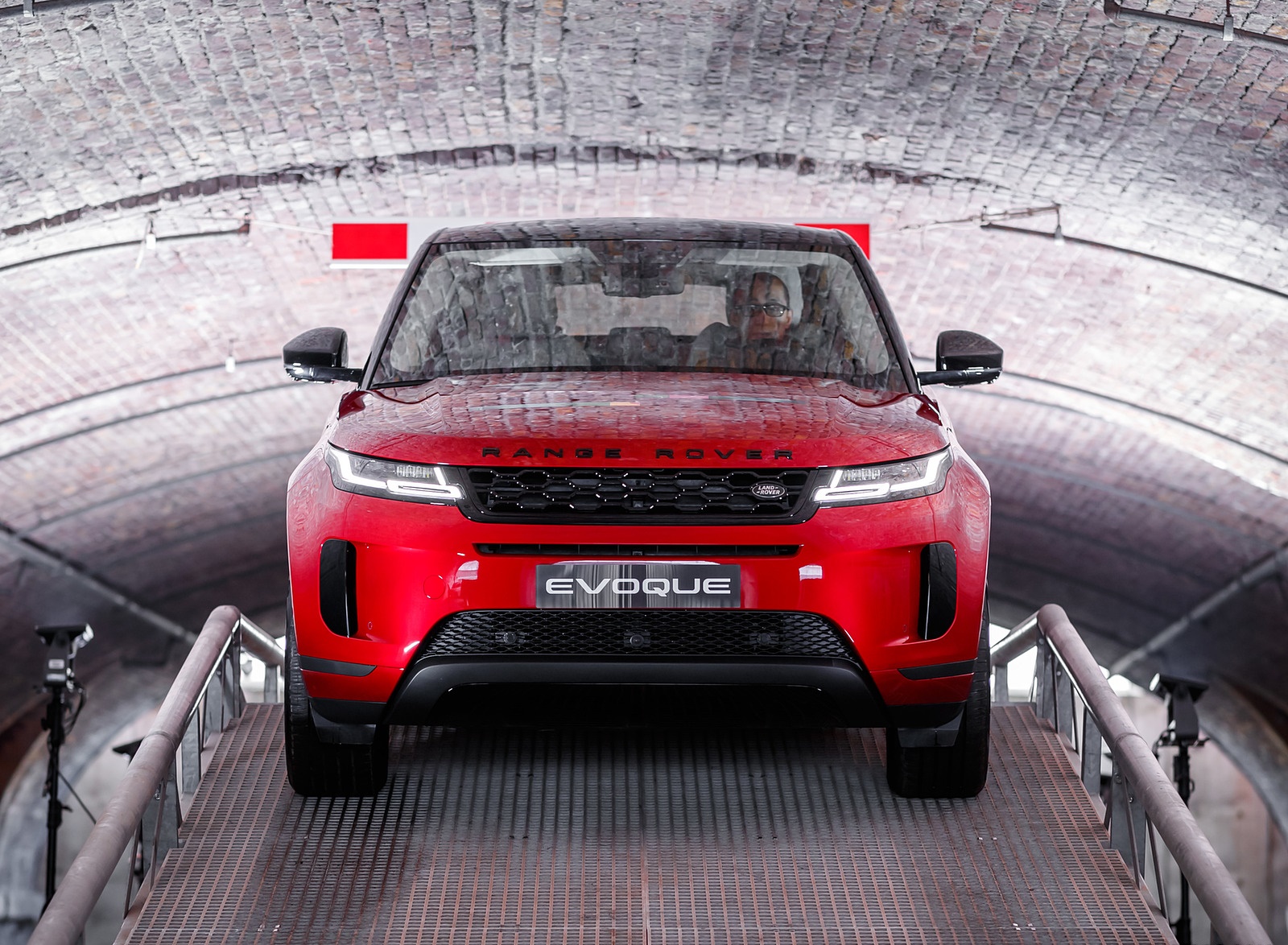 2020 Range Rover Evoque Front Wallpapers #46 of 150
