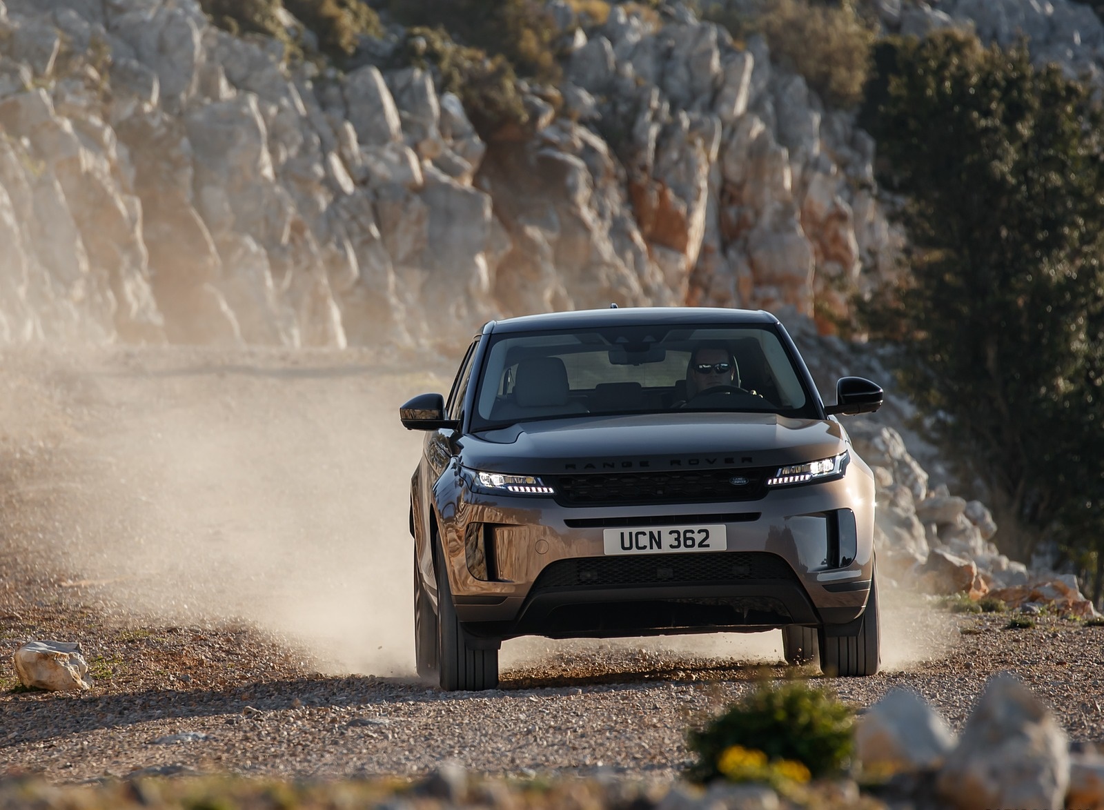 2020 Range Rover Evoque Front Wallpapers (4)