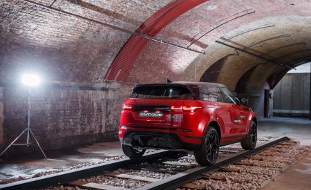 2020 Range Rover Evoque Rear Three-Quarter Wallpapers 450x275 (48)