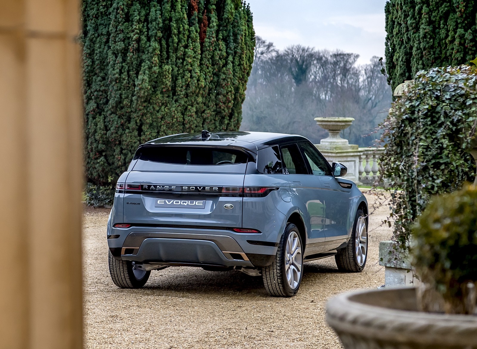 Range Rover Evoque 2020 Wallpaper  : For 2020, Land Rover Has Completely Remade The Range Rover Evoque.