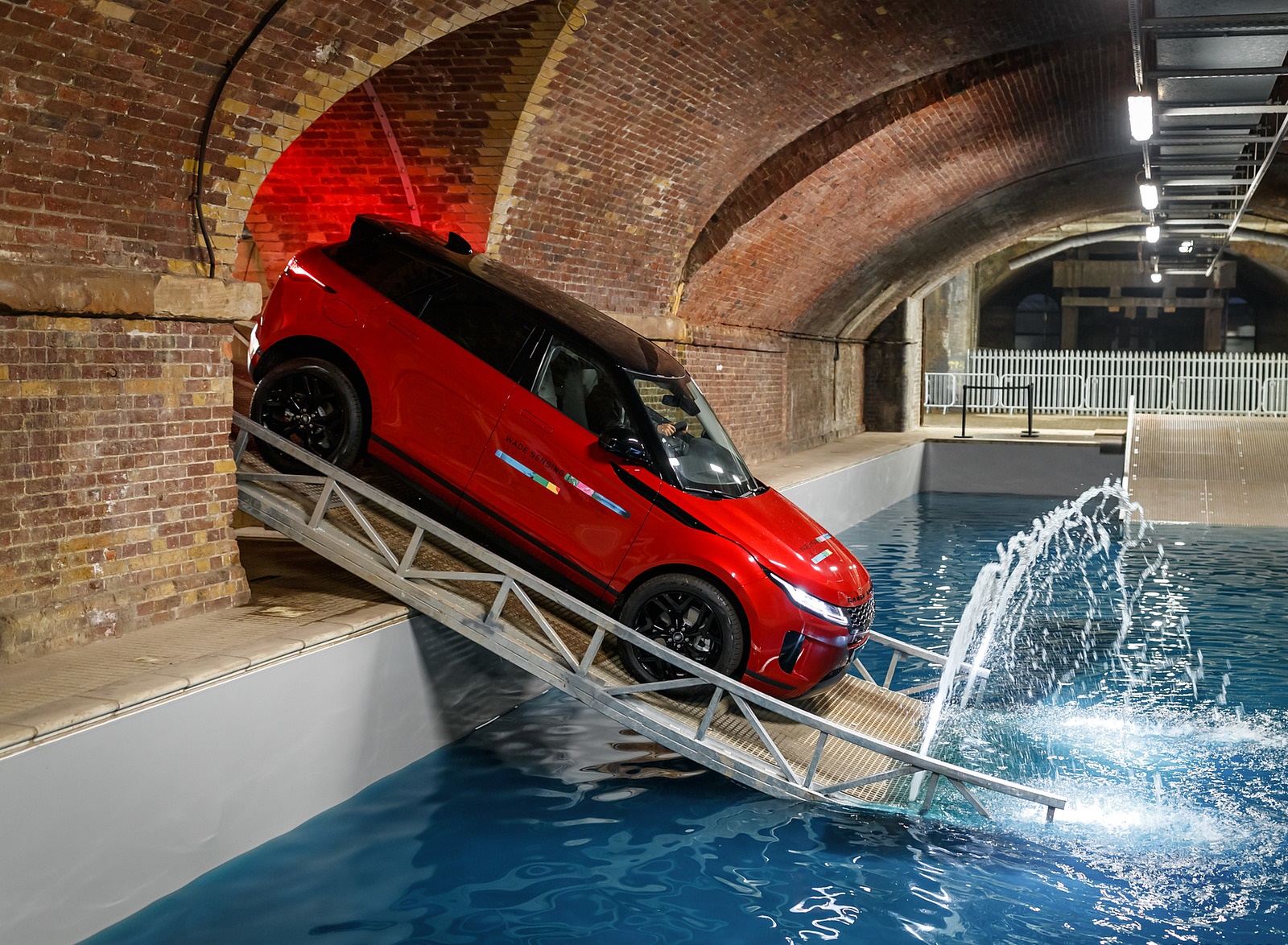 2020 Range Rover Evoque Side Wallpapers #50 of 150