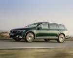 2020 Volkswagen Passat Alltrack (EU-Spec) Front Three-Quarter Wallpapers 150x120 (3)