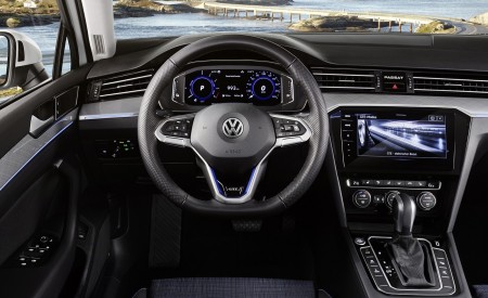 2020 Volkswagen Passat GTE (EU-Spec) Interior Cockpit Wallpapers 450x275 (48)