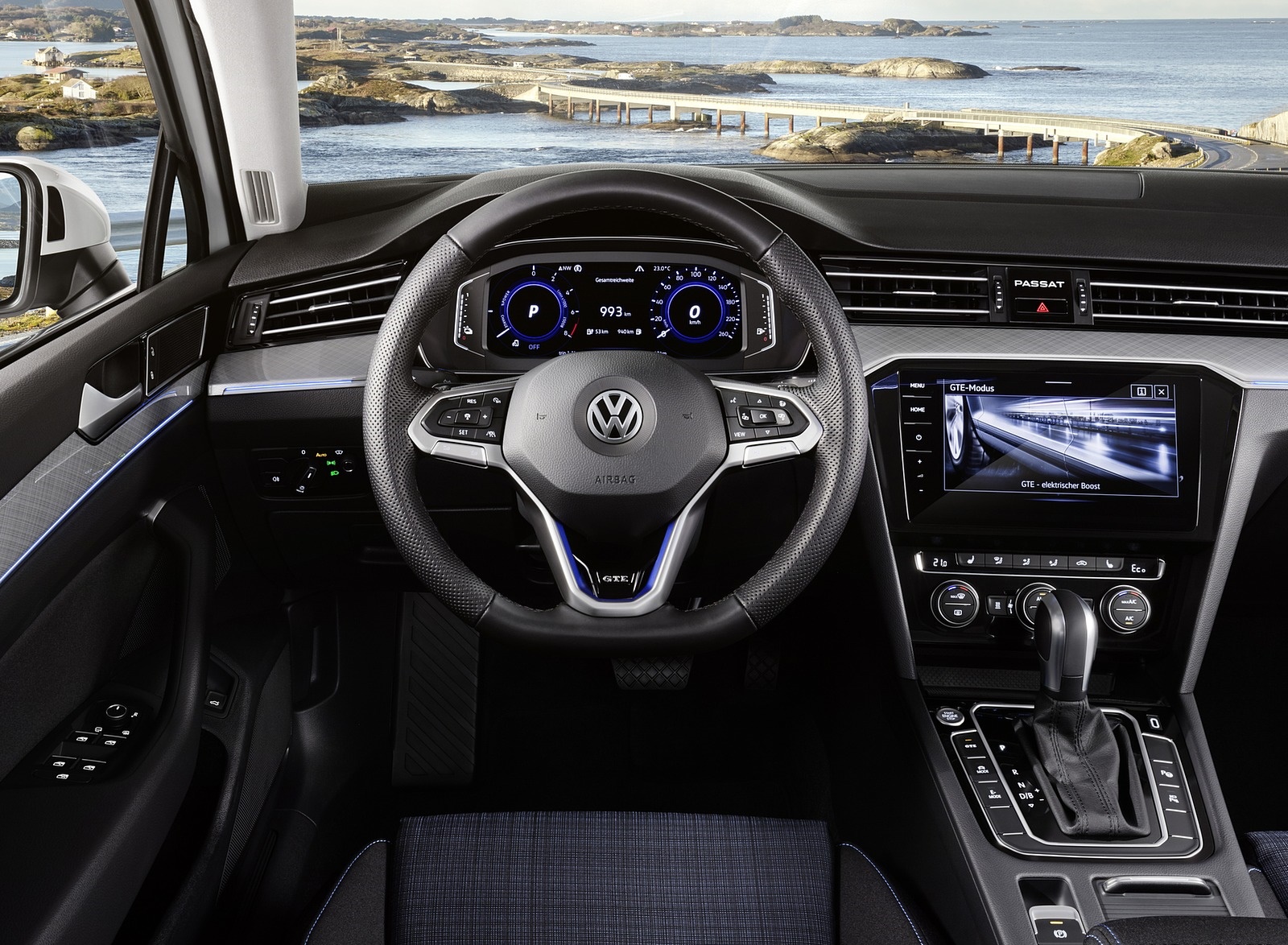 2020 Volkswagen Passat GTE (EU-Spec) Interior Cockpit Wallpapers #48 of 52