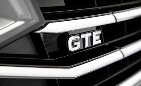 2020 Volkswagen Passat GTE Variant (Plug-In Hybrid EU-Spec) Grill Wallpapers 450x275 (18)