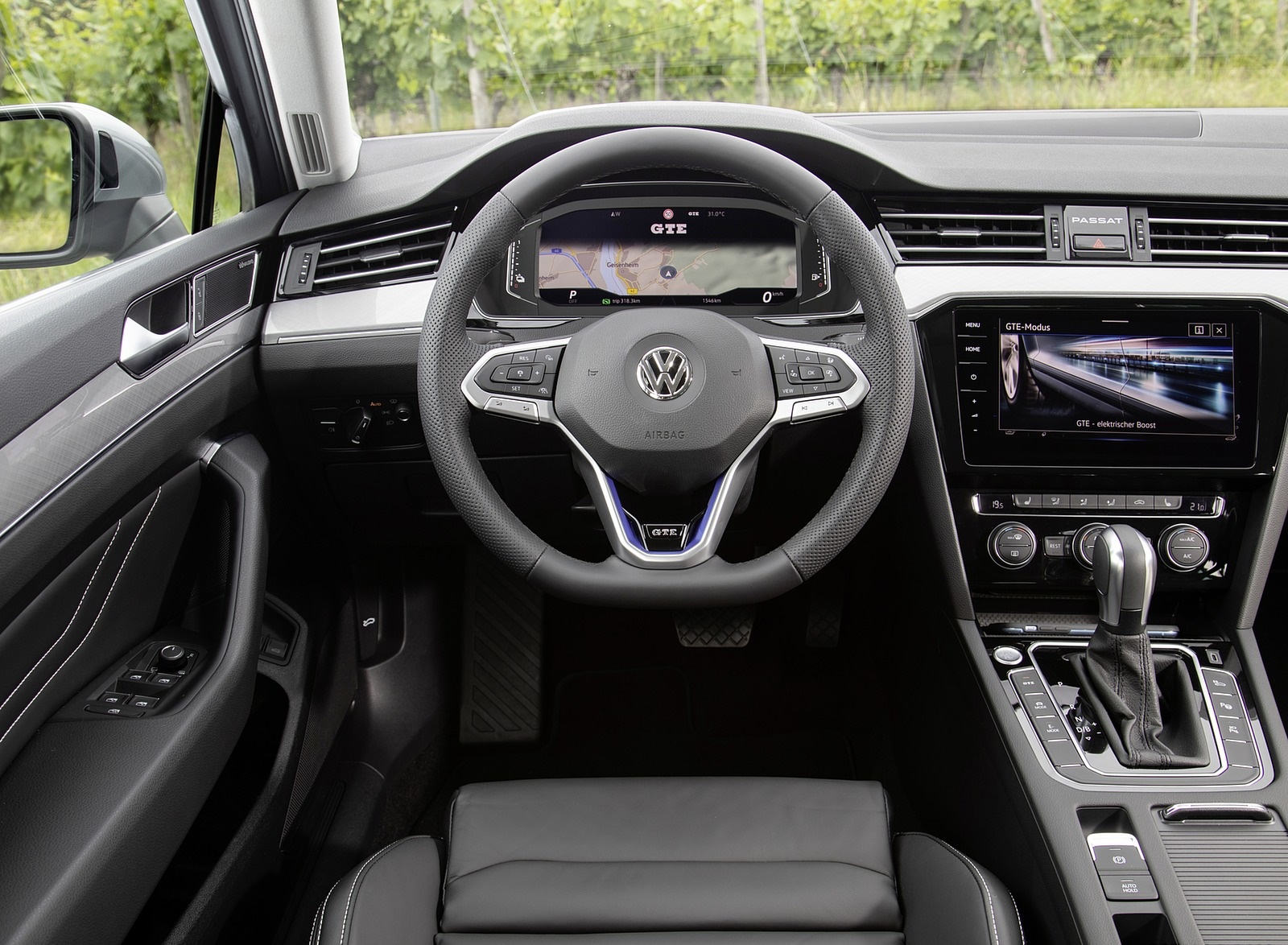 2020 Volkswagen Passat GTE Variant (Plug-In Hybrid EU-Spec) Interior Cockpit Wallpapers #31 of 52