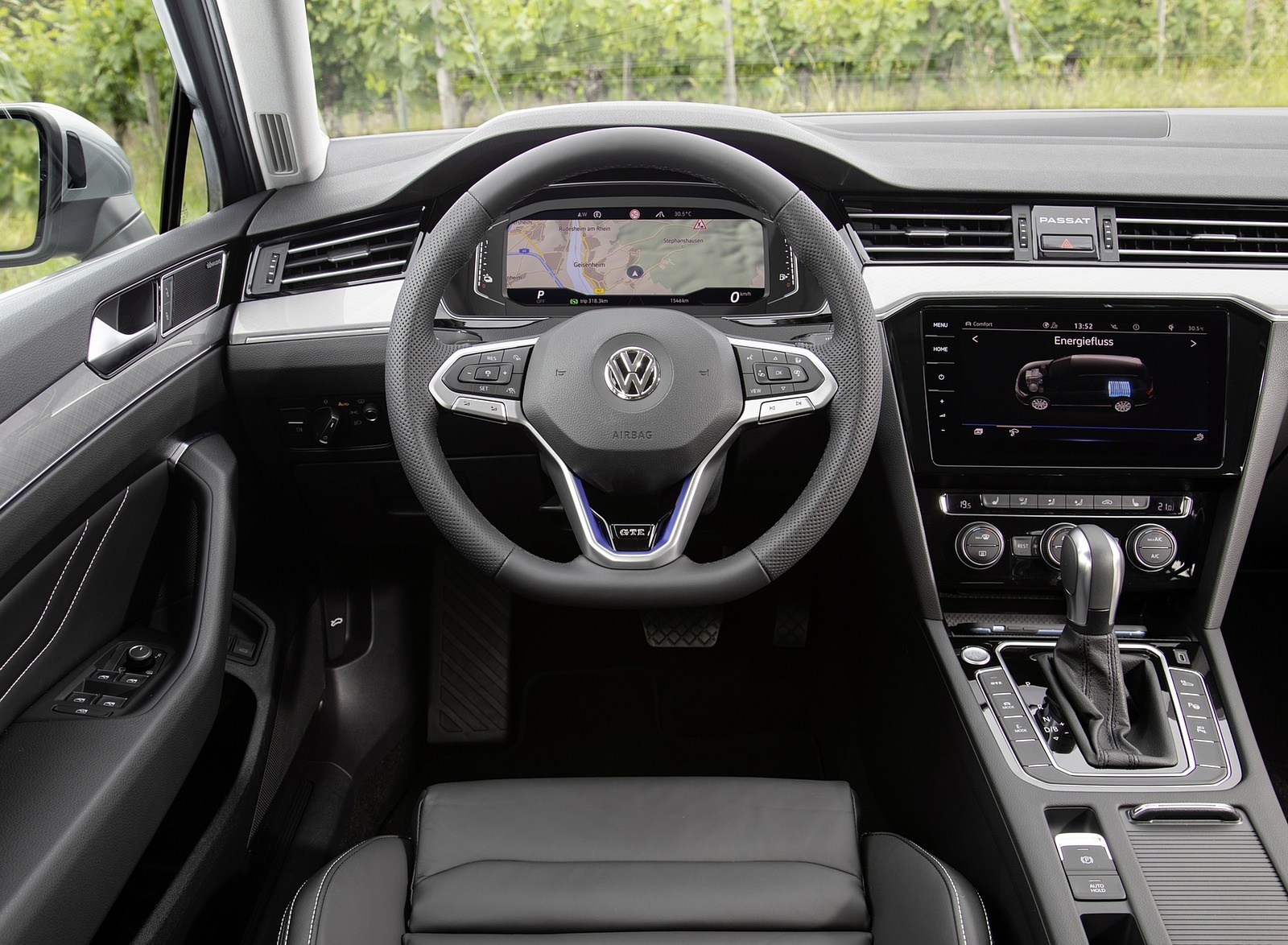 2020 Volkswagen Passat GTE Variant (Plug-In Hybrid EU-Spec) Interior Cockpit Wallpapers #30 of 52