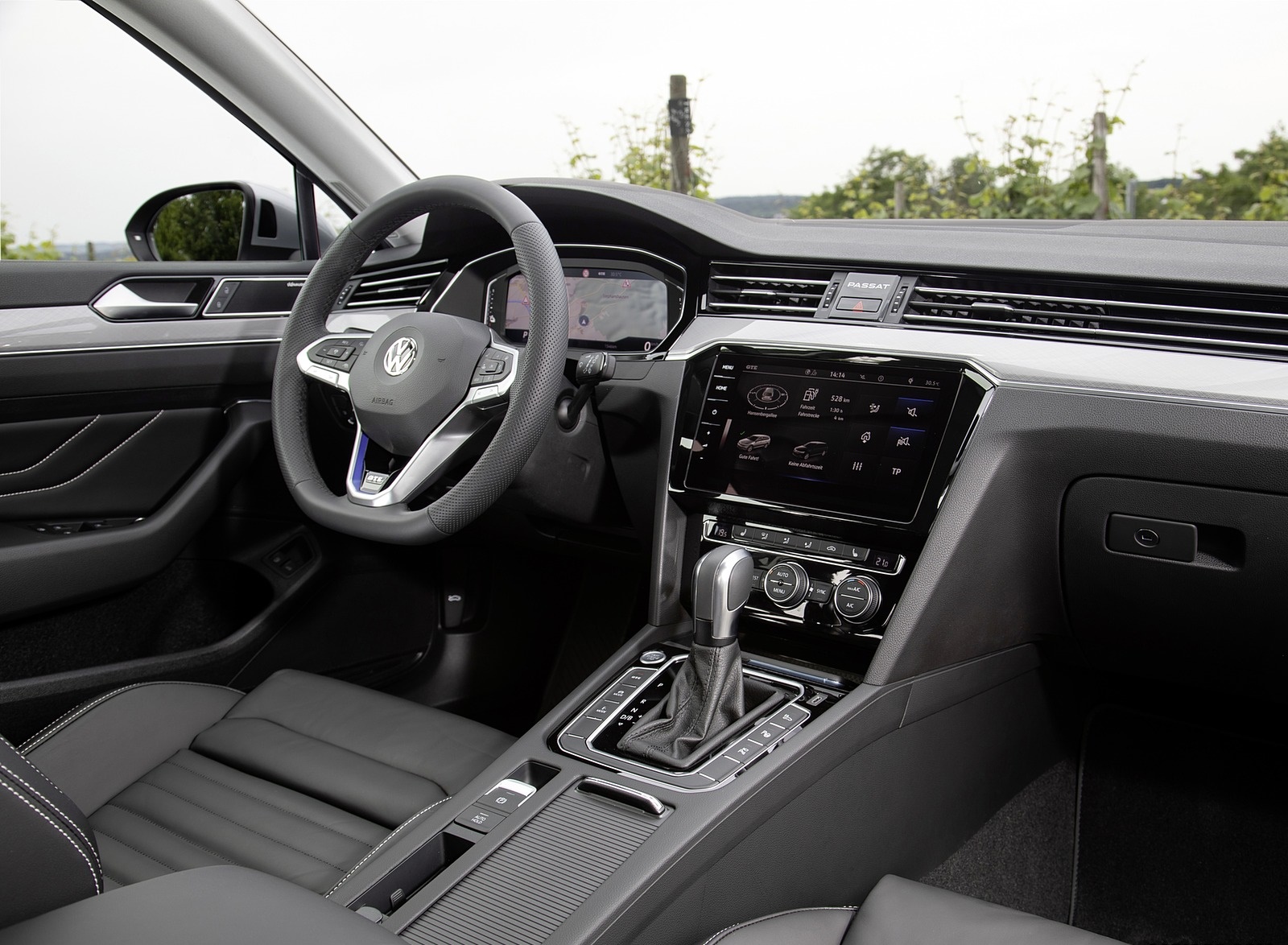 2020 Volkswagen Passat GTE Variant (Plug-In Hybrid EU-Spec) Interior Wallpapers #33 of 52