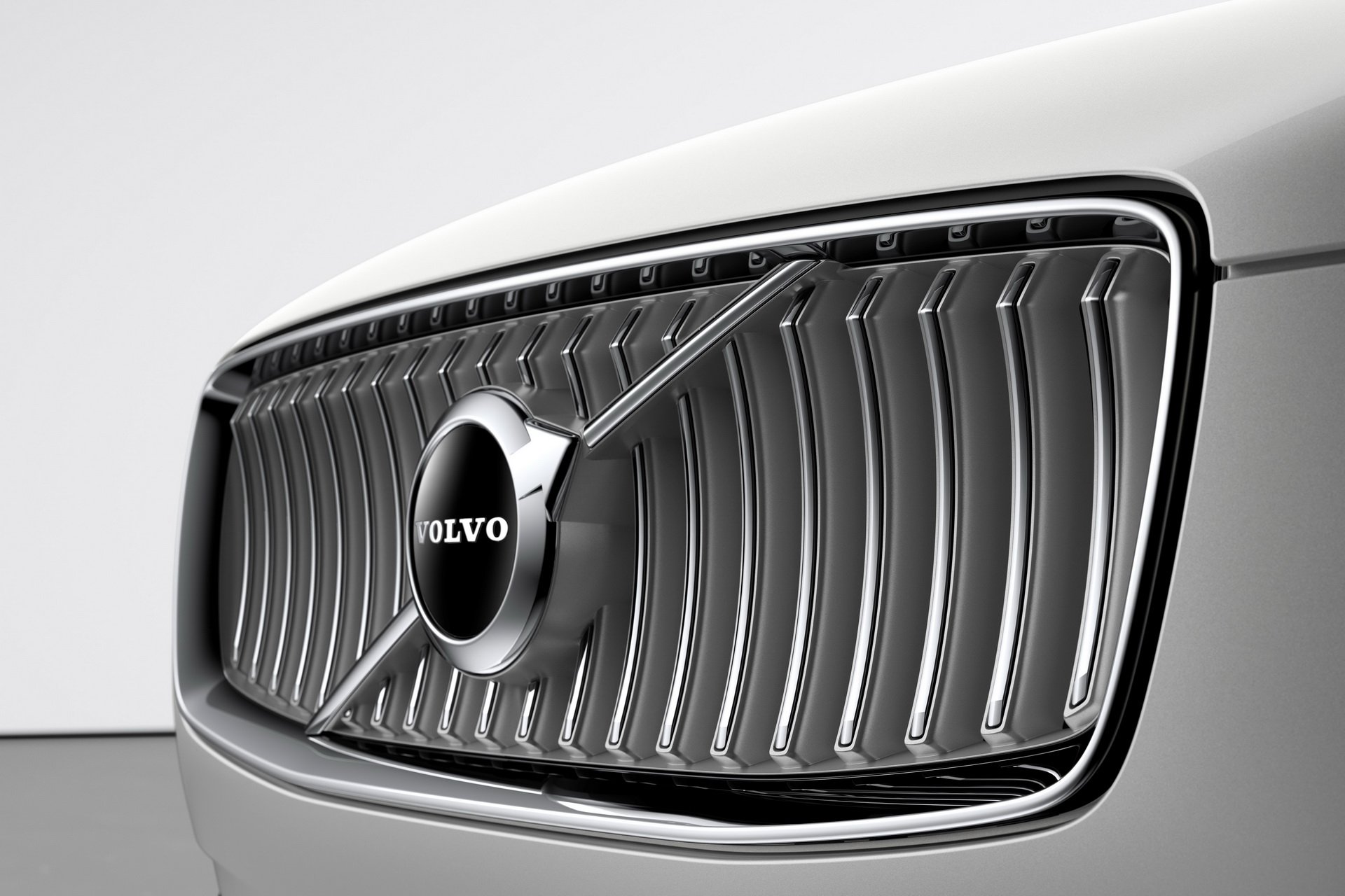 2020 Volvo XC90 Inscription T8 Plug-in Hybrid (Color: Birch Light Metallic) Grill Wallpapers #31 of 44