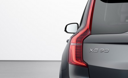 2020 Volvo XC90 R-Design T8 Plug-in Hybrid (Color: Thunder Grey) Tail Light Wallpapers 450x275 (14)