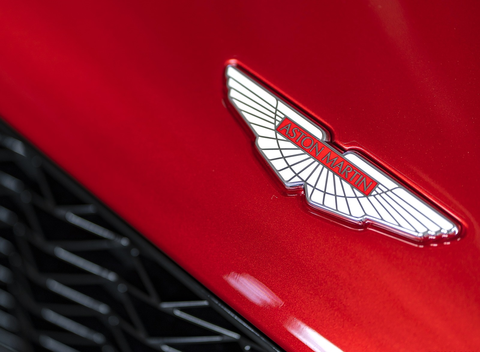 2018 Aston Martin Vanquish Zagato Coupe Badge Wallpapers #16 of 26