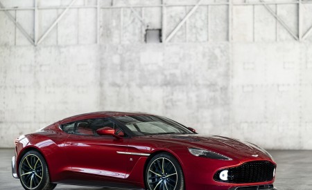 2018 Aston Martin Vanquish Zagato Coupe Front Three-Quarter Wallpapers 450x275 (5)