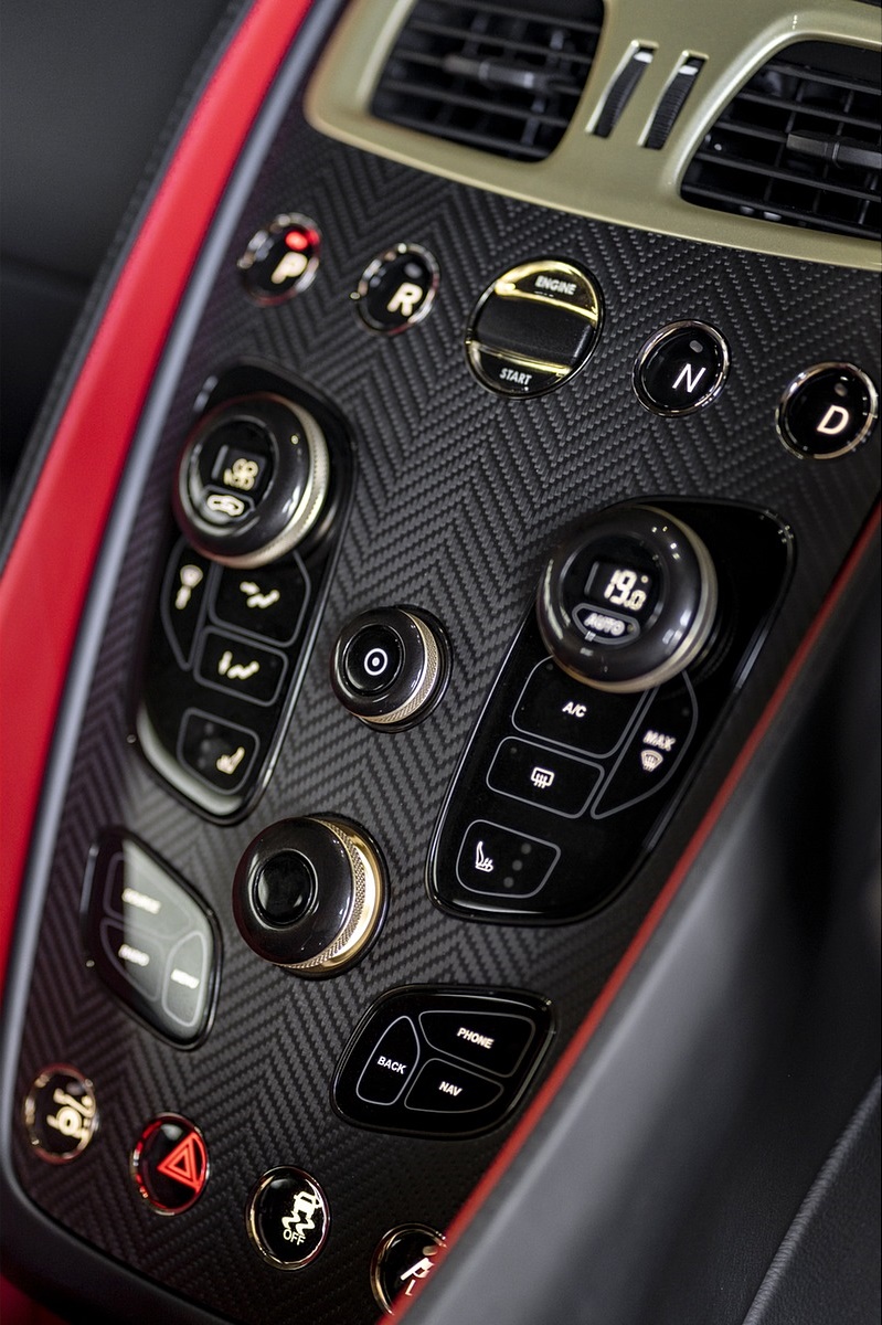 2018 Aston Martin Vanquish Zagato Coupe Interior Detail Wallpapers #25 of 26